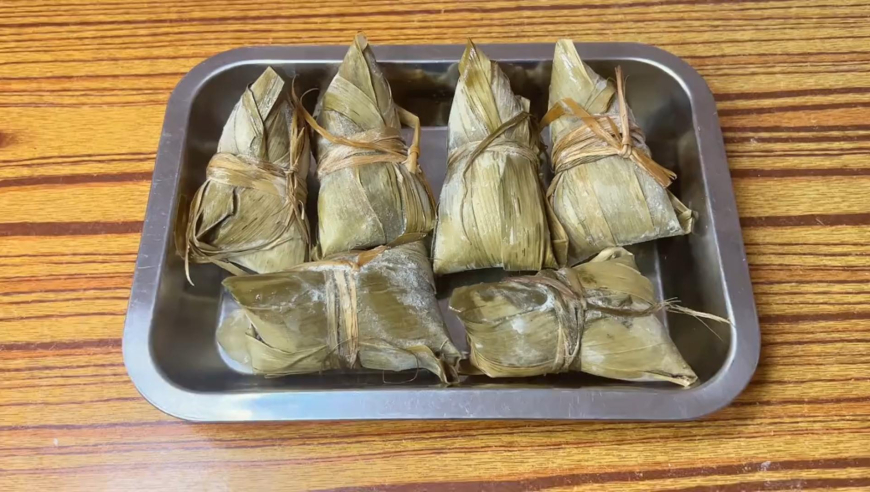 王安宇抱玫瑰花毯像抱孩子,7777788888管家婆一肖码,详细释义解释落实_精简版V15.73